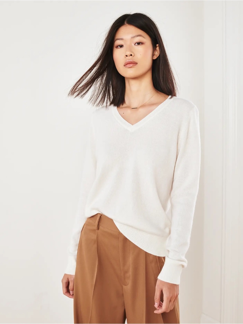✨ QUINCE Ivory V-Neck cashmere Sweater - Size S